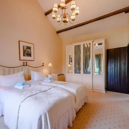 Dom wakacyjny 4 Bed In High Sz098 *